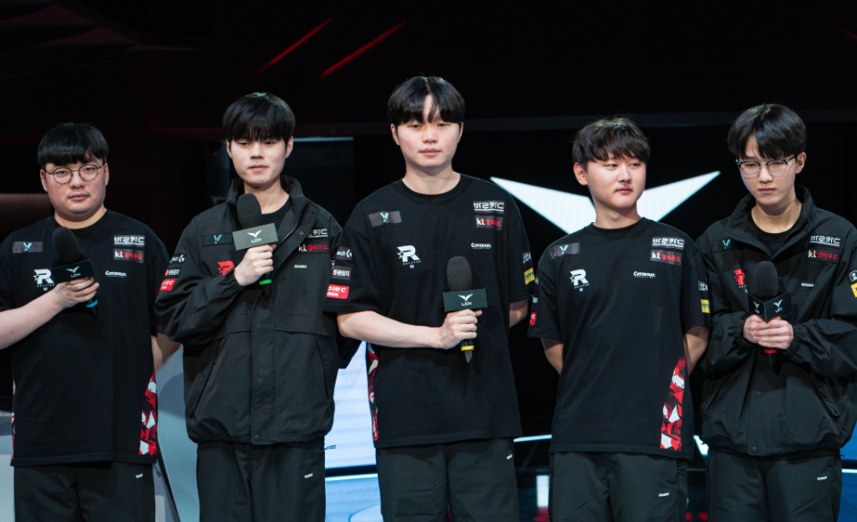 G2绝杀KT,Faker完成史诗逆转强强对话全球总决赛,成为赛场最大亮点 G2绝杀KT,Faker完成史诗逆转强强对话全球总决赛,成为赛场最大亮点