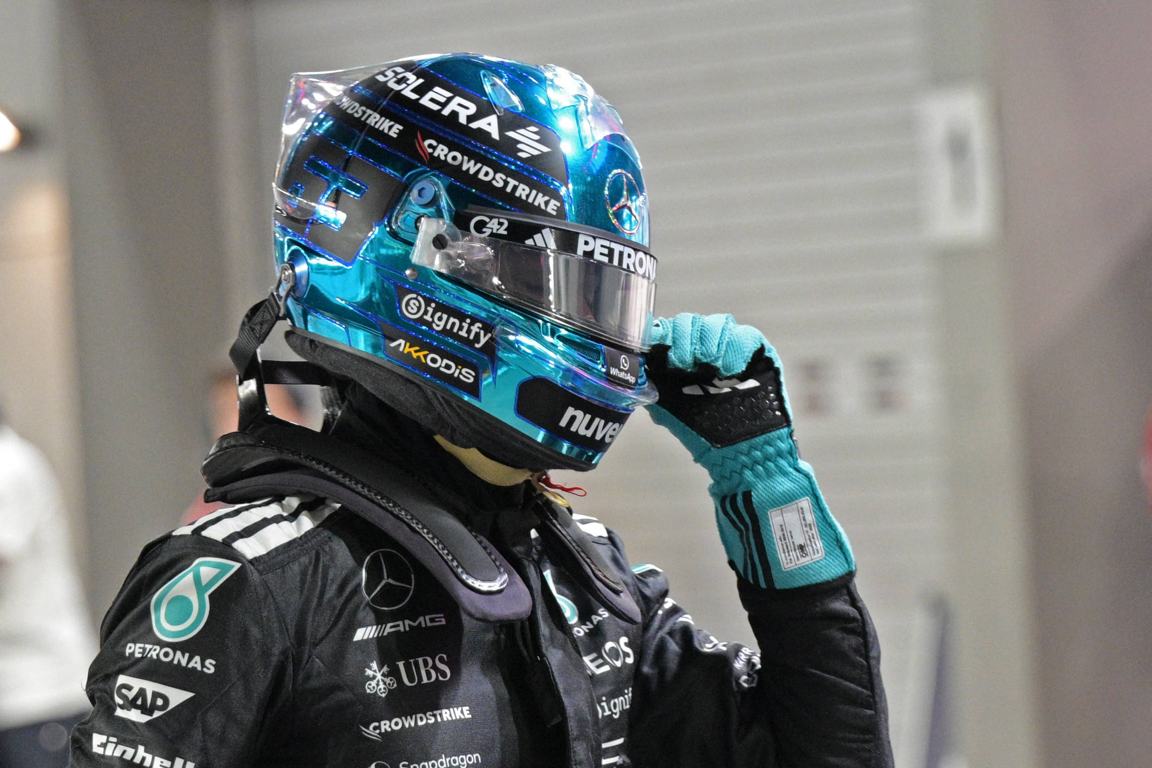 红牛车队翻盘梅赛德斯，拉塞尔高光表现的简单介绍