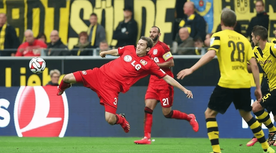 莱比锡红牛绝杀美国,莱万状态火热 莱比锡红牛绝杀美国,莱万状态火热