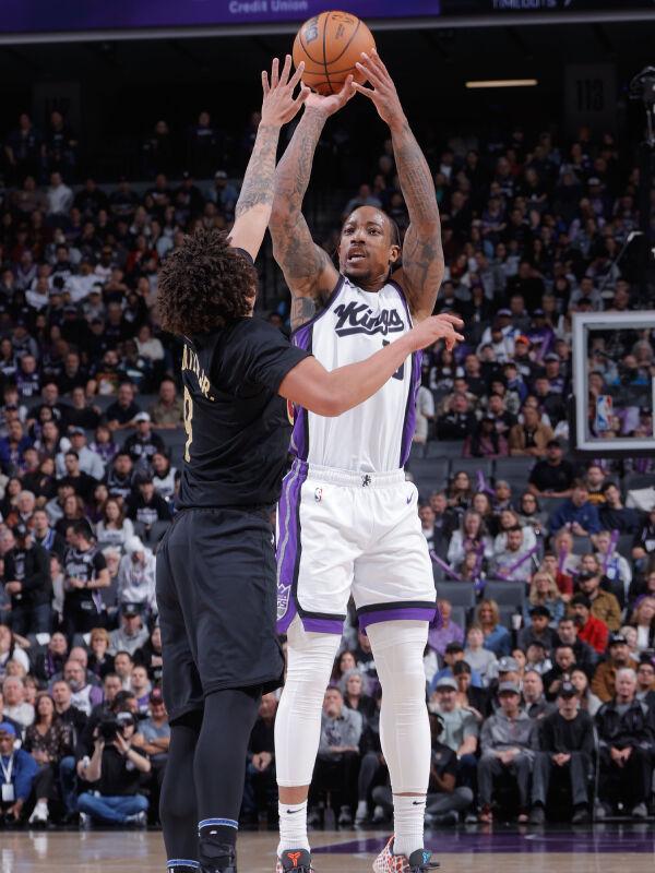 篮网翻盘76人，德罗赞惊艳四座