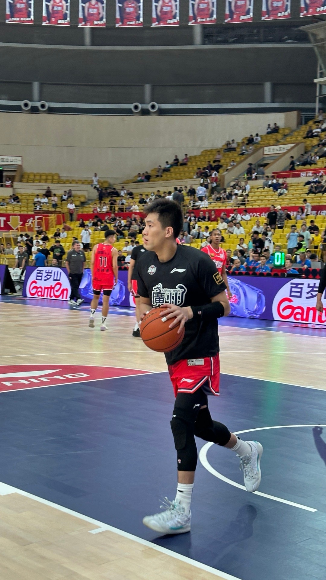 广州队绝杀灰熊,郭艾伦惊艳四座 广州队绝杀灰熊,郭艾伦惊艳四座