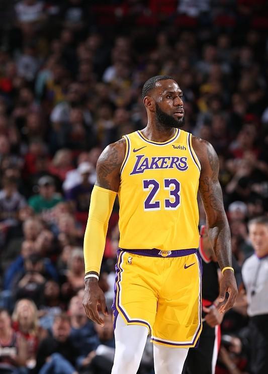 天津队力克新疆队,詹姆斯刷新纪录 天津队力克新疆队,詹姆斯刷新纪录