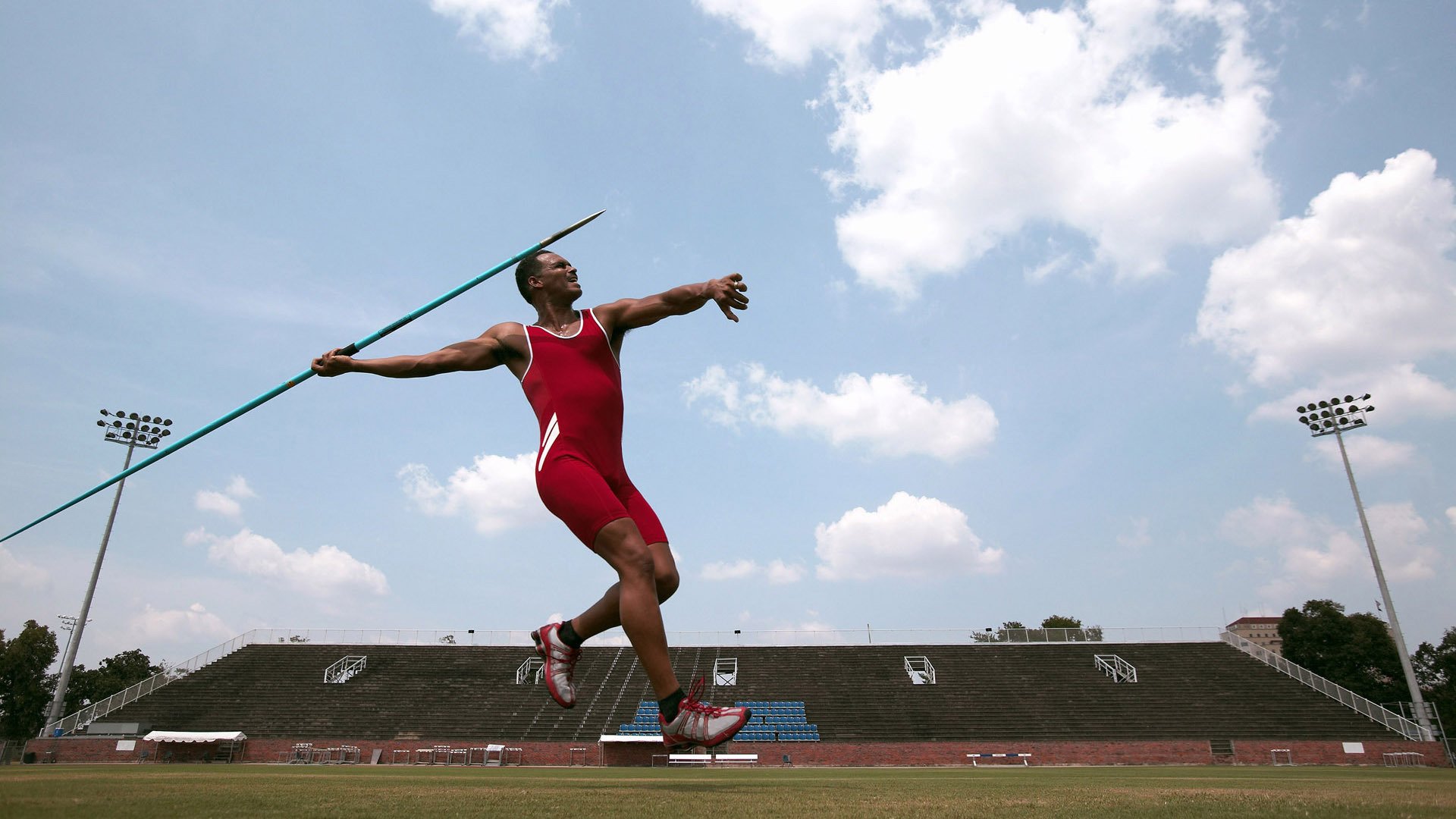 美加墨世界杯之夜,38岁的詹姆斯用一记重扣,让质疑者闭上了嘴